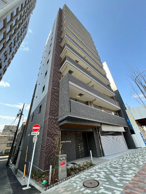 東京都新宿区片町（マンション）の賃貸物件の外観