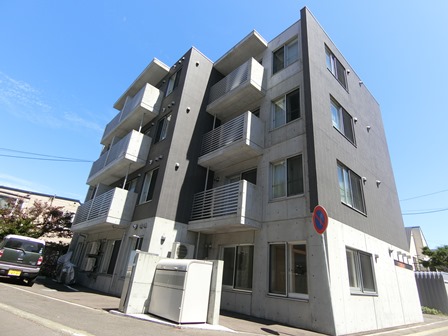 札幌市厚別区厚別中央一条のマンションの建物外観