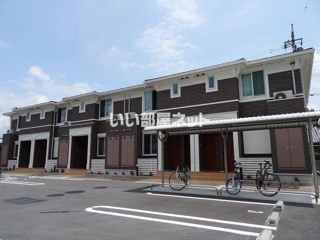 伊賀市木興町のアパートの建物外観