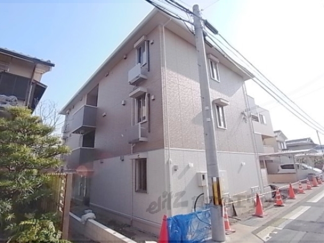 京都市伏見区横大路畑中町のマンションの建物外観