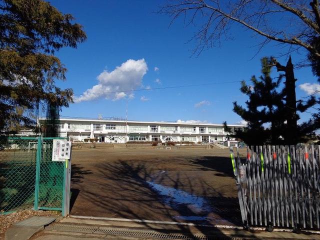 【ニューグリーンコートの小学校】