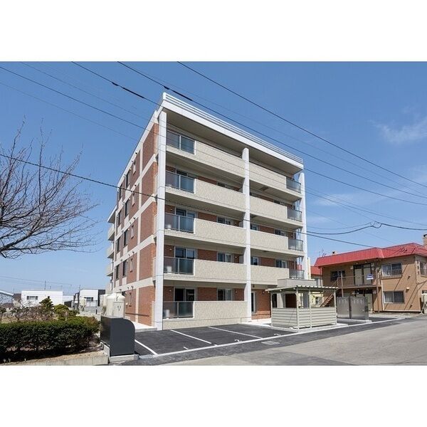 札幌市清田区平岡一条のマンションの建物外観