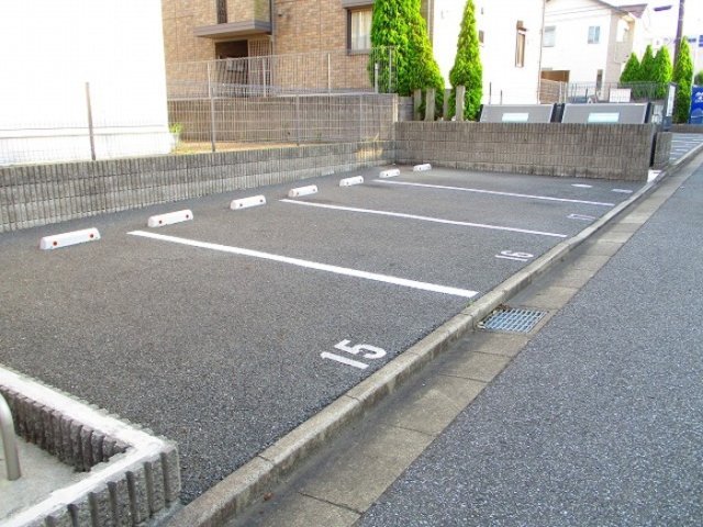 【フラガンシア　北館の駐車場】