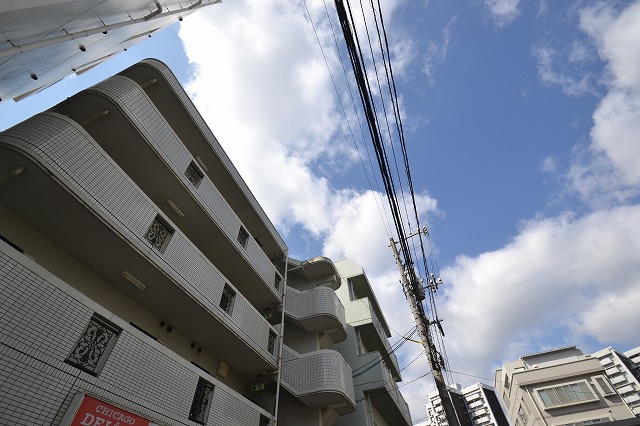 広島市中区西白島町のマンションの建物外観