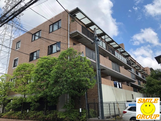 船橋市本郷町のマンションの建物外観