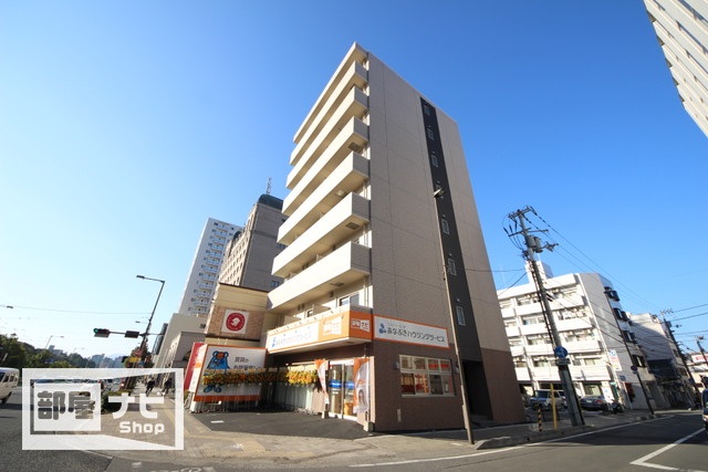 【ヴィゴーレ本町の建物外観】