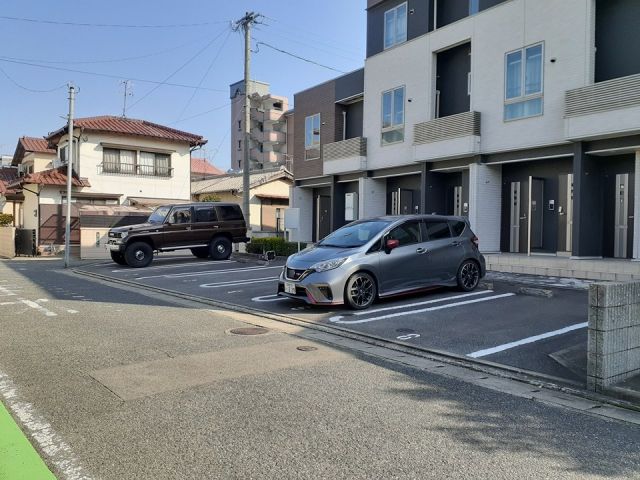 【ルオ－ゴの駐車場】