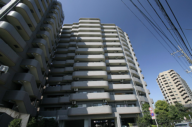 アゼリアシティ上尾参番館の建物外観