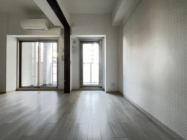 その他部屋・スペース　落ち着いた色調の寝室です