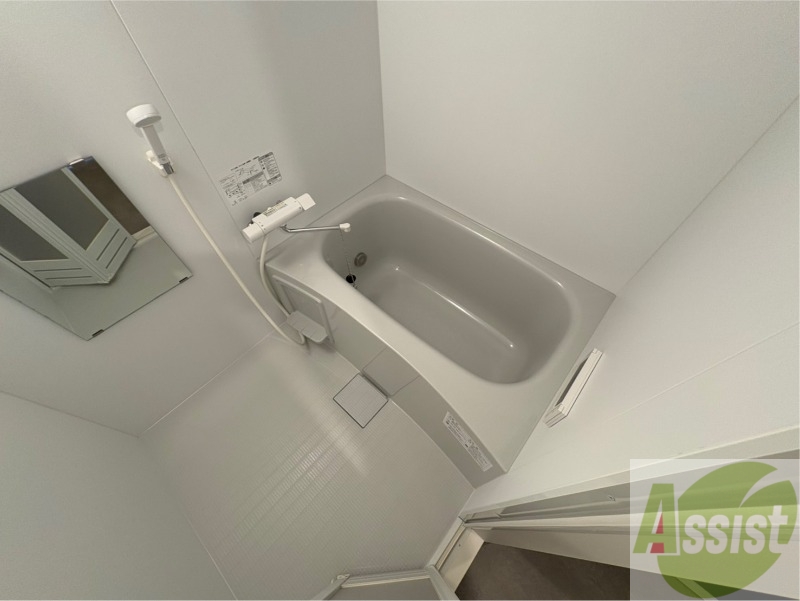 バス・シャワールーム　お風呂になります。一日の疲れを癒してくださいね。