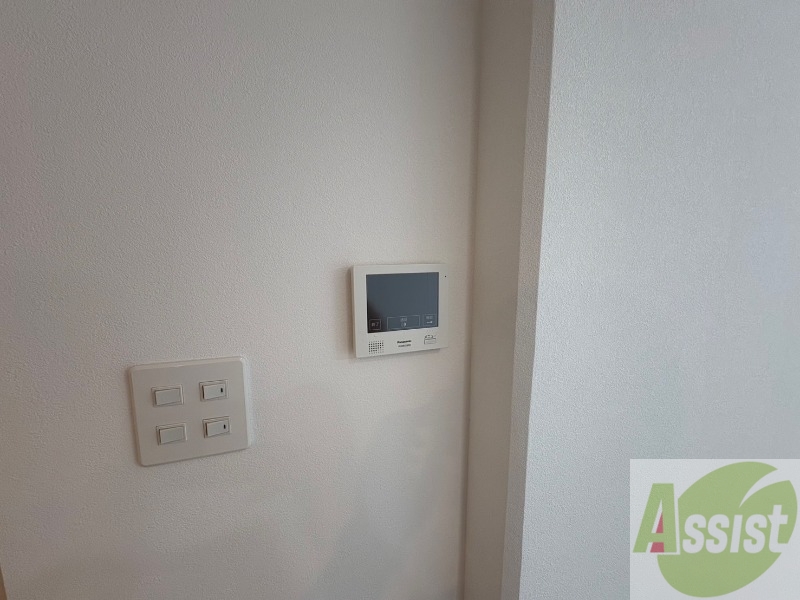 セキュリティ　ＴＶモニター付インターホンです。来客者の顔が見えるので安心！