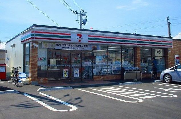 コンビニ　セブンイレブン（コンビニ）まで350m