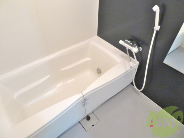 バス・シャワールーム　疲れた時はゆっくり湯船につかってみてはいかがでしょうか。