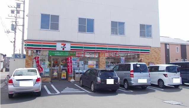 コンビニ　セブンイレブン（コンビニ）まで60m