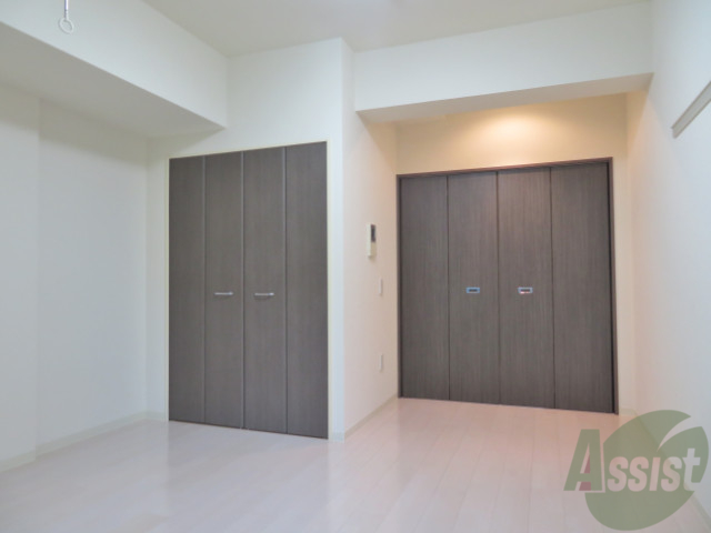 居室・リビング　１人で広々使える７．５畳のお部屋でございます。