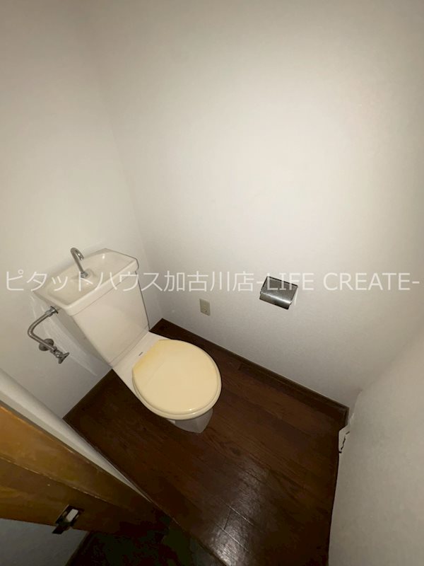 トイレ　写真は402