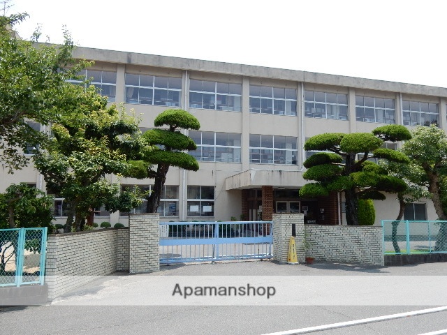 小学校　岡山市立灘崎小学校（小学校）まで300m