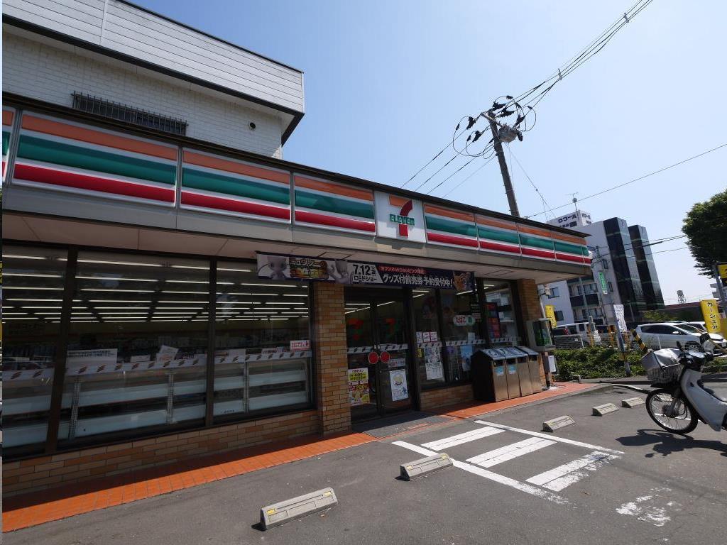 コンビニ　セブンイレブン仙台ベニーランド前店（コンビニ）まで551m