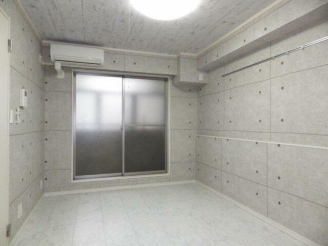 居室・リビング　室内