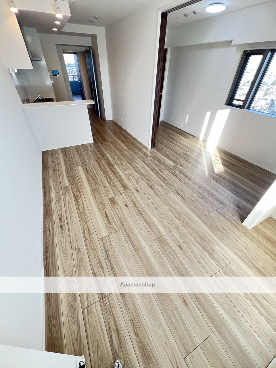 居室・リビング　※同物件、別部屋の写真です。