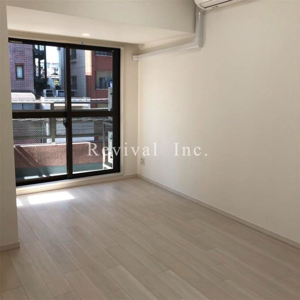 居室・リビング　明るいリビングでございます