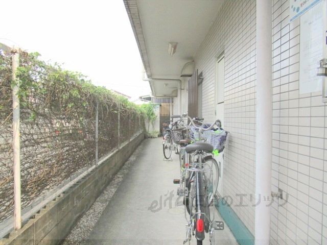 ロビー　通路