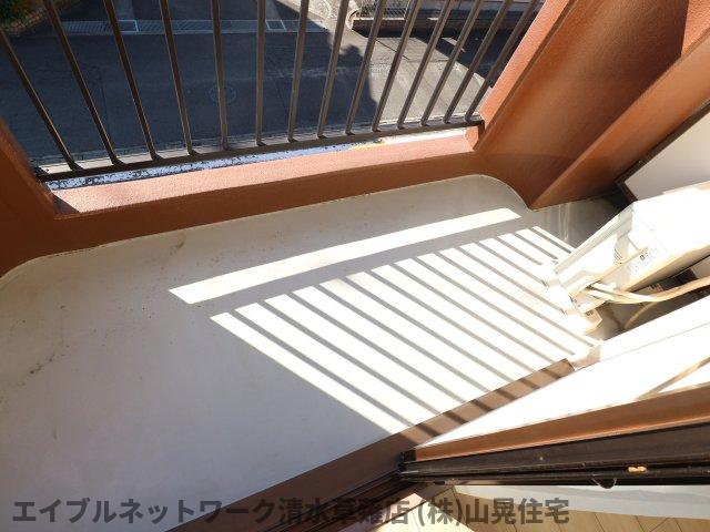 バルコニー　バルコニーからの眺めを楽しみながら食事をしませんか