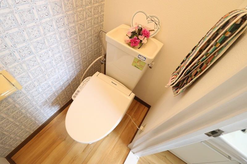 トイレ　温水洗浄便座付きトイレ