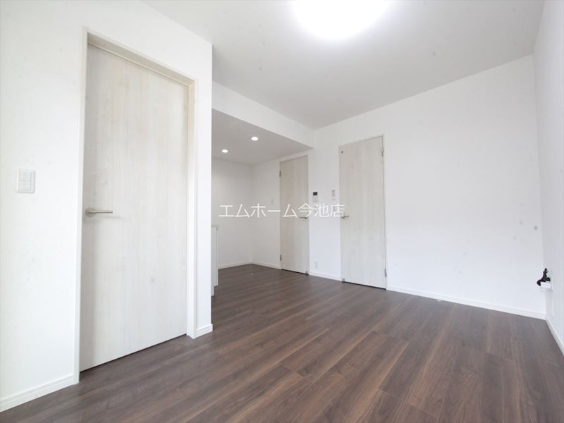 居室・リビング　LDK8.3帖　エアコン付バルコニーに面しています同仕様写真