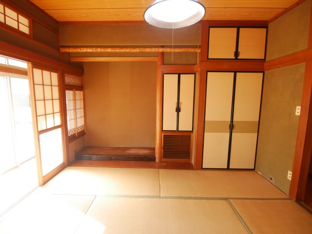 メルヴェーユ貸家の居間写真