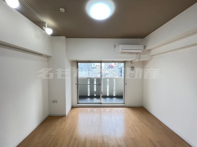 居室・リビング　明るい洋室です