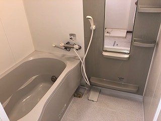 地下鉄東山線 本山駅 徒歩5分 2階建 築20年の風呂写真
