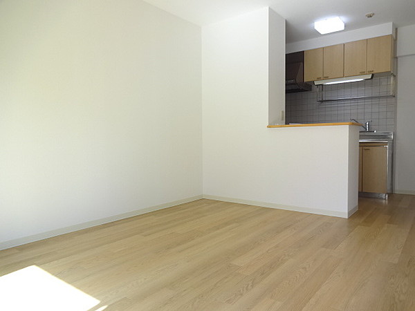 居室・リビング　☆明るい居間☆