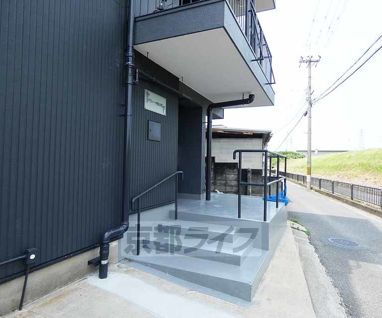 その他共有部分　建物入口です。