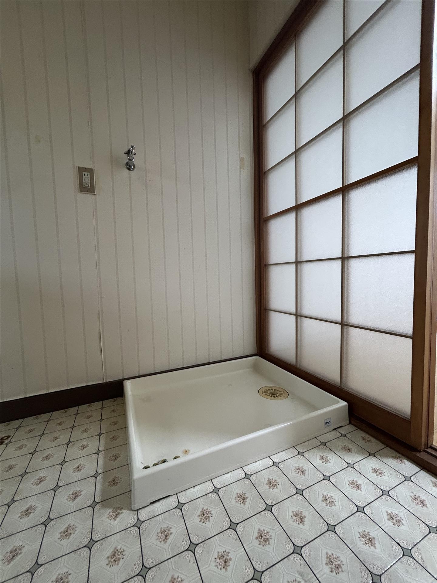 洗面設備　洗濯機置場