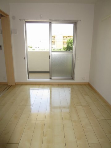 居室・リビング　使いやすい居間です