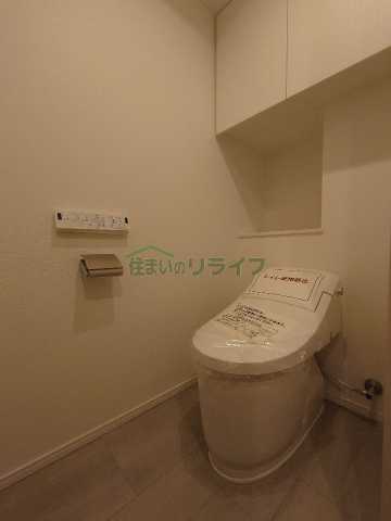 トイレ　別部屋の参考写真になります。