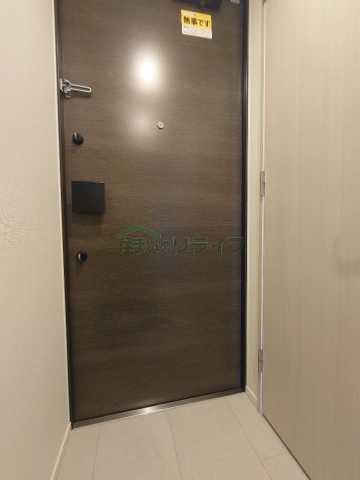 玄関　別部屋の参考写真になります。