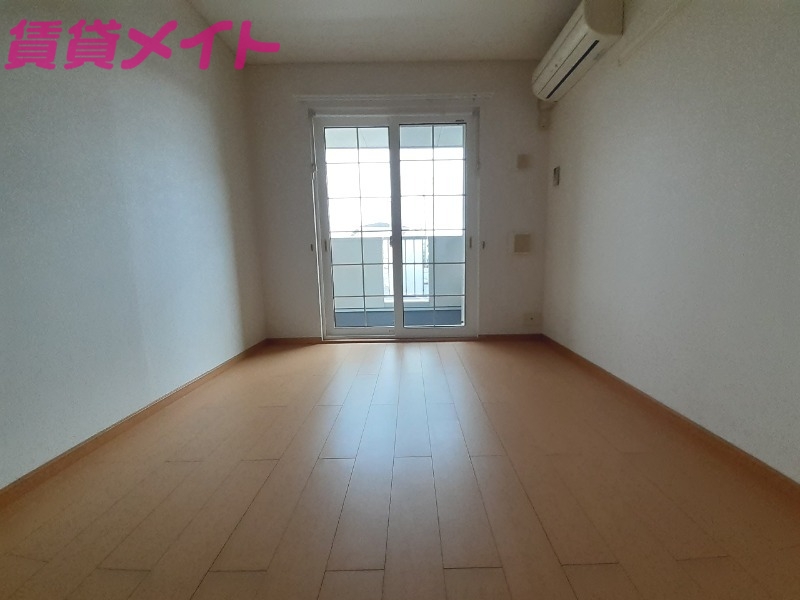 居室・リビング　同型参考写真