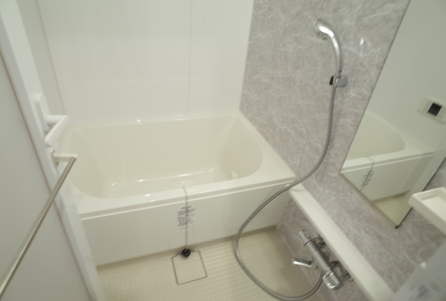 バス・シャワールーム　バスルーム