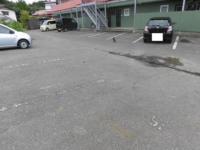 エントランス　駐車場