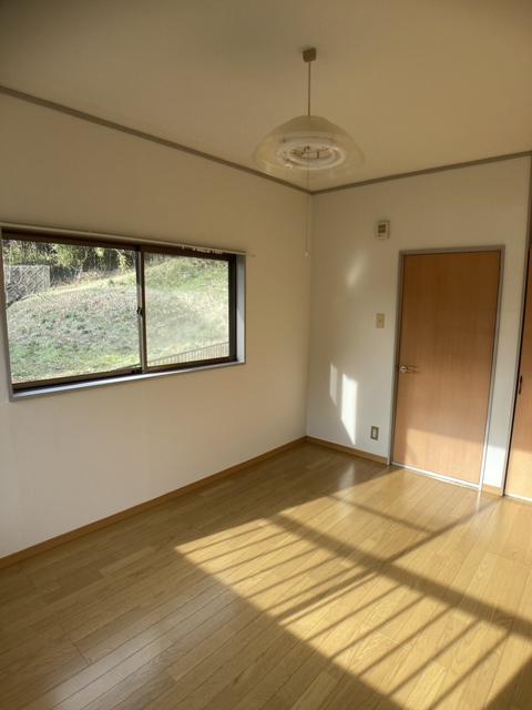 居室・リビング　※補修前の参考画像の為、設備等は現況優先。