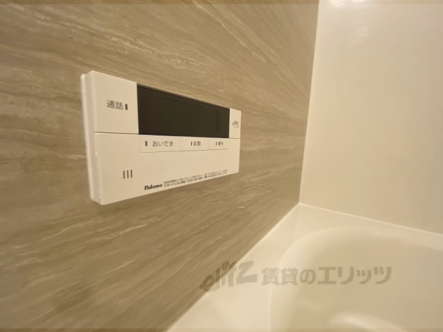 その他設備　給湯器リモコン