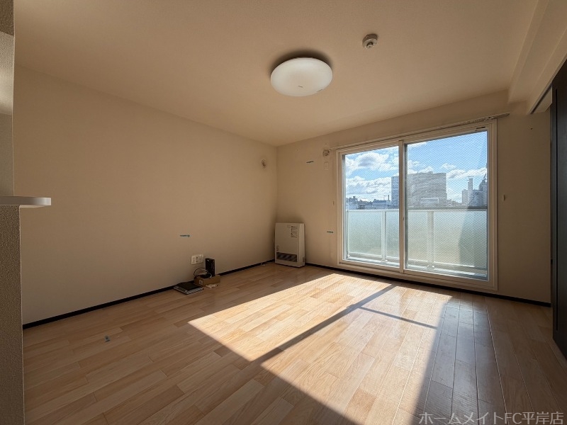 居室・リビング　東向きで朝陽がばっちり入ってきます☆