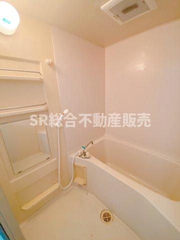 バス・シャワールーム　浴室とっても綺麗で気持ち良いです♪