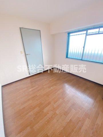 その他部屋・スペース　落ち着いて過ごせるお部屋なので、寝室にいかがでしょうか