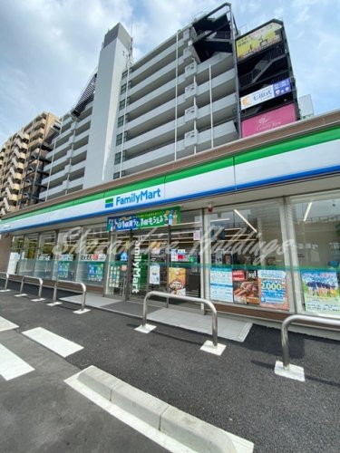 コンビニ　ファミリーマート 海老名中央三丁目店（コンビニ）まで122m