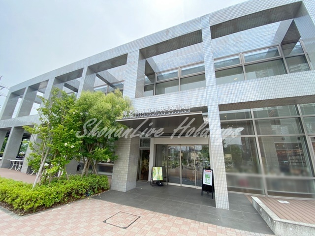 図書館　海老名市立中央図書館（図書館）まで458m