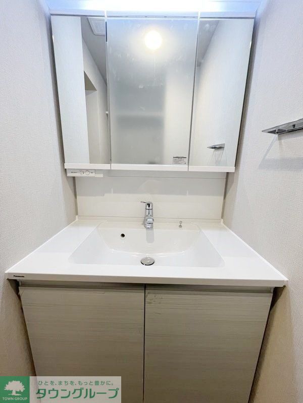 洗面設備　※偶数階と奇数階で色が異なります