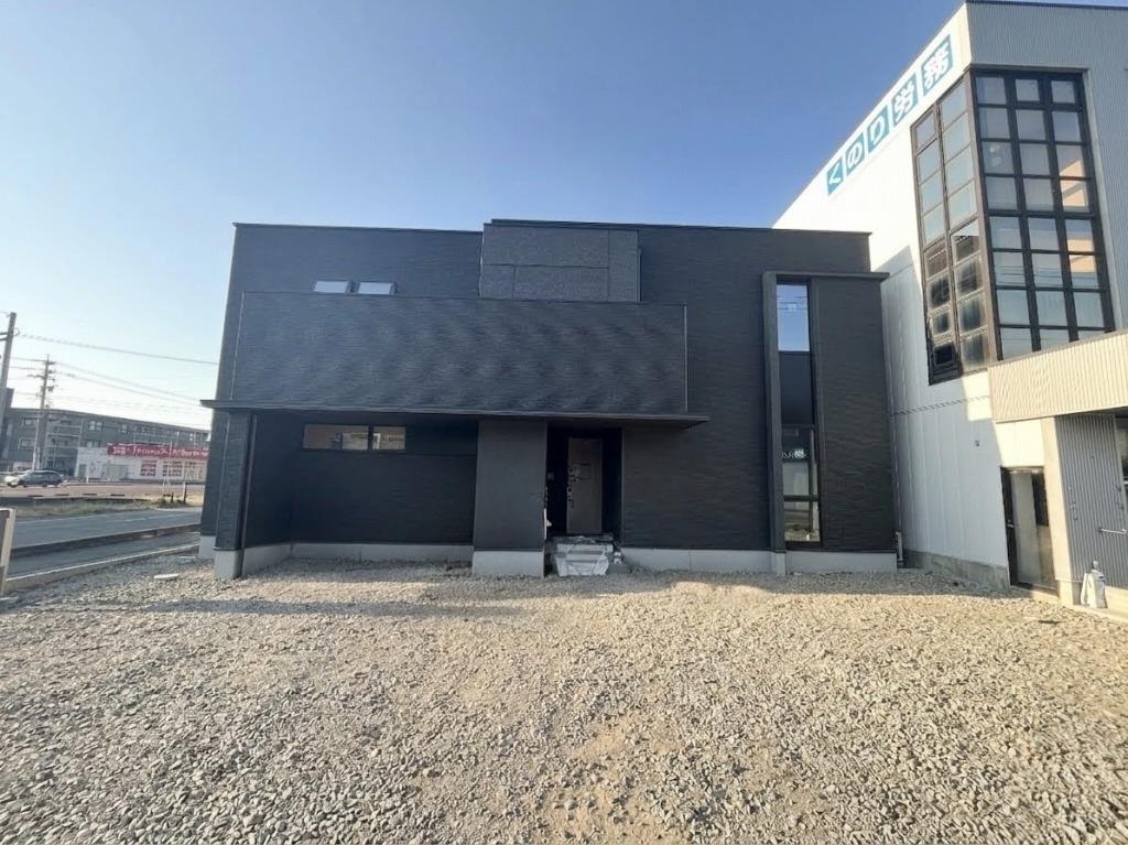 建物外観　建築中